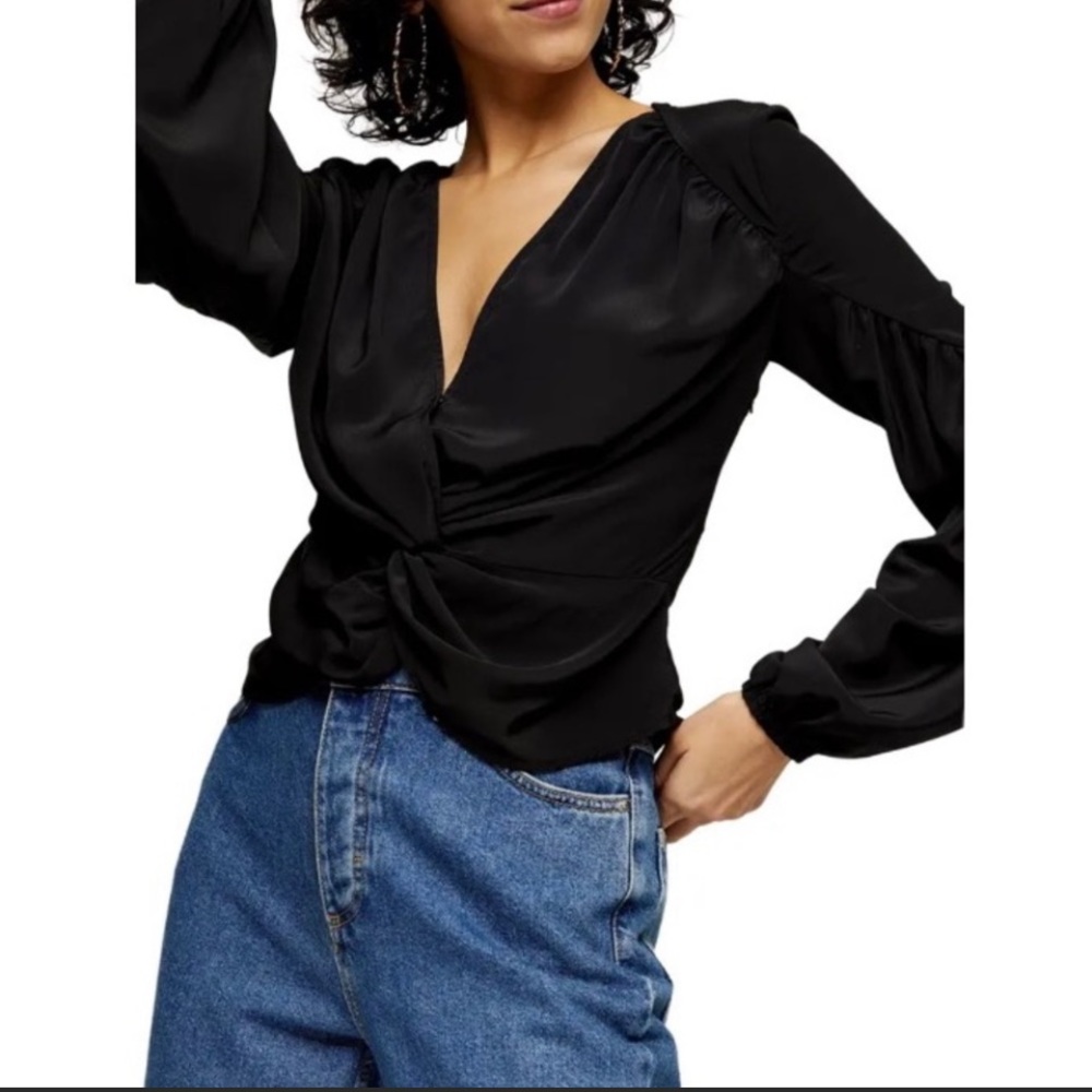NWT TOPSHOP Black Twist Front Long Sleeve Top